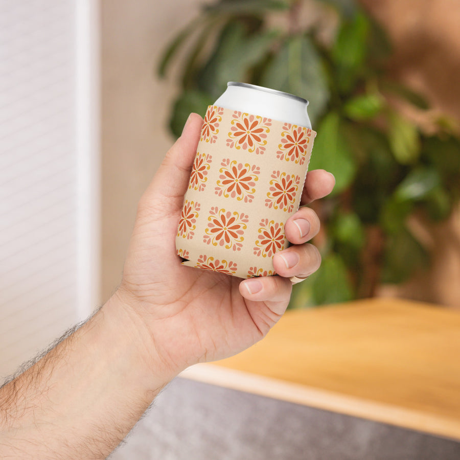 Folk Daisy Can Cooler mockup 1