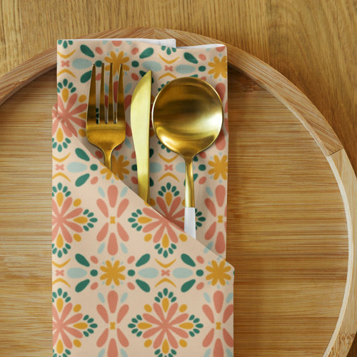 Picnik Scatter Cloth Napkin Set mockup 1 pattern preview
