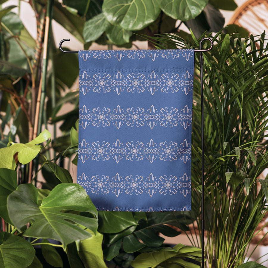 Leaf Damask Garden Flag mockup 1
