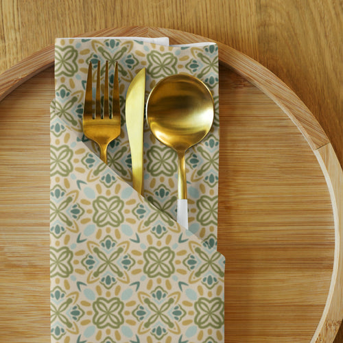 Garden Clover Cross Cloth Napkin Set mockup 1 pattern preview