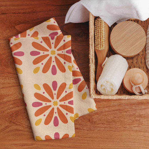 Sunburst Daisy Hand Towel mockup 1 pattern preview