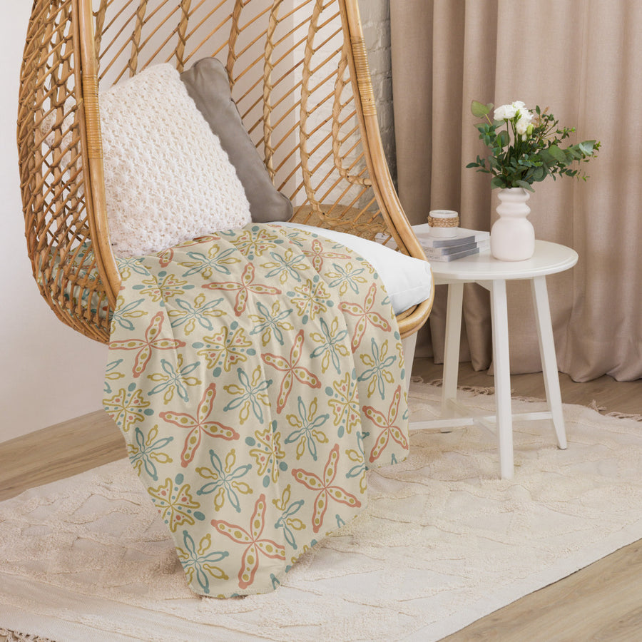 Picnik Clover Sherpa Blanket mockup 1